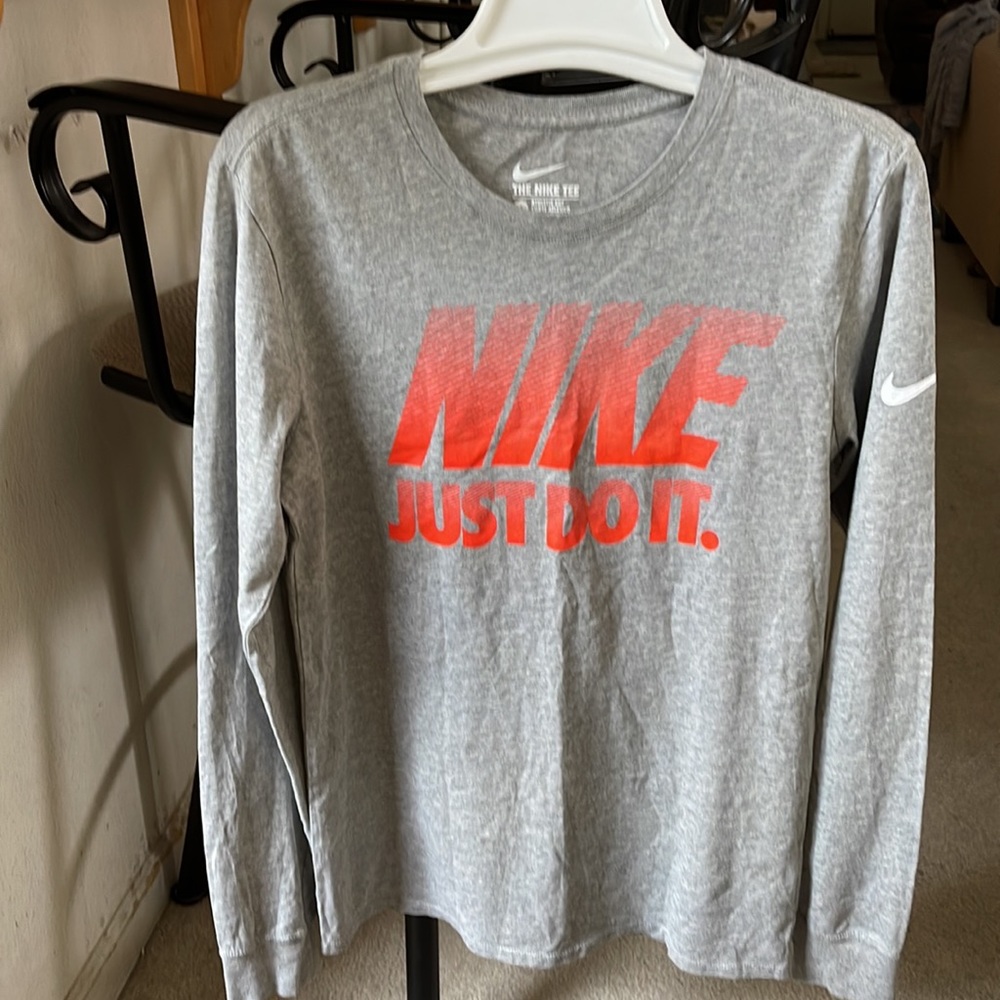 New without tags.  Pull over shirt